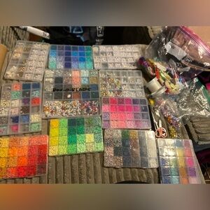Bracelet/necklace making kit. Full set. Over a million beads.